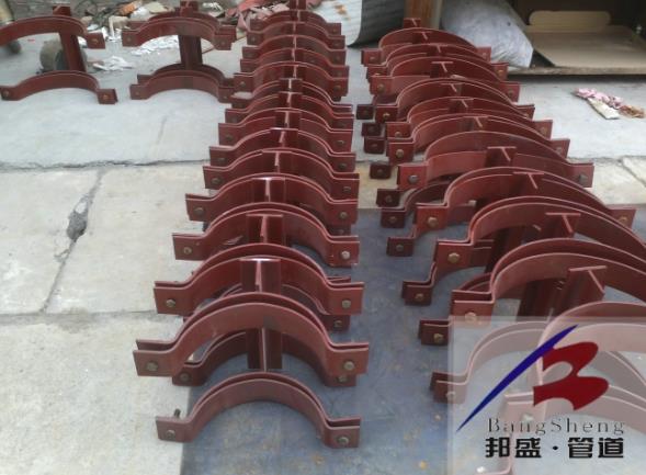 Thermal insulation energy-saving pipe bracket